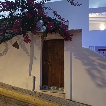 Nueva Casa Alhamar Vila *